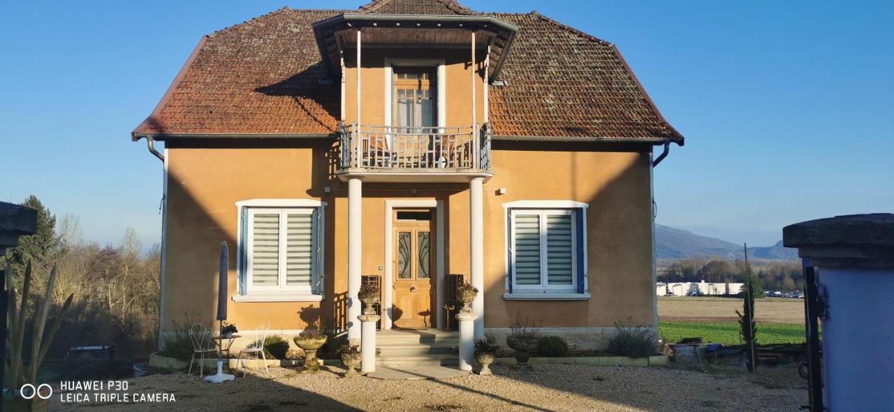 La Maison Fleur De Frangipanier Bed & Breakfast Saint-Genix-sur-Guiers Екстериор снимка